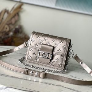 LV M21740