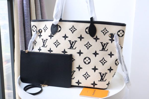LV M22838 BLACK