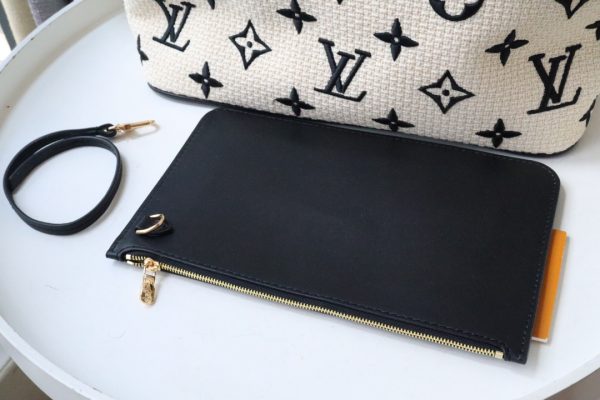 LV M22838 BLACK
