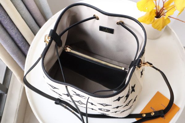 LV M23080 BLACK