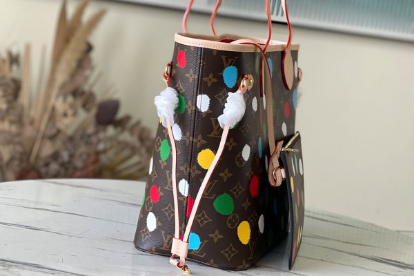 LV M46381 Polka Dot Printing