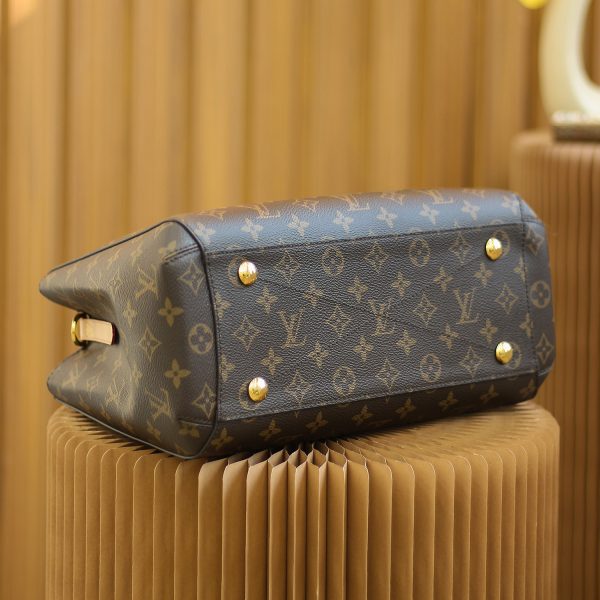 LV Ladies Bags M41056