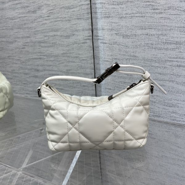 𝗗𝗜𝗢𝗥 𝗡𝗼𝗺𝗮𝗱 22CM white