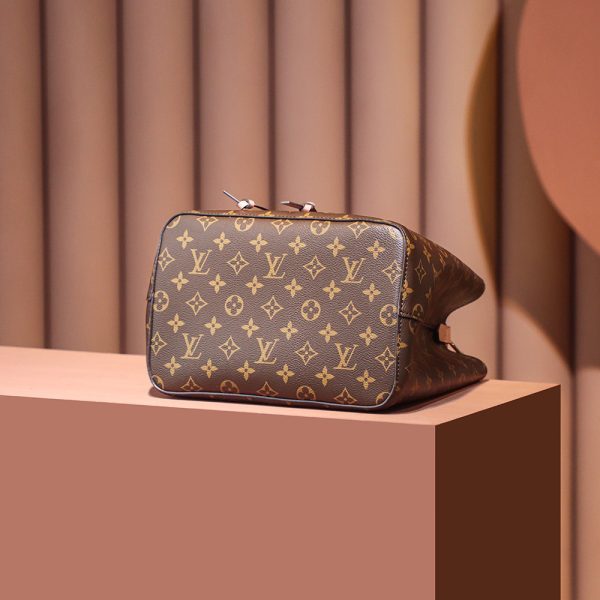 LV Ladies Bags M44022