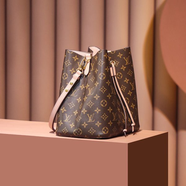 LV Ladies Bags M44022