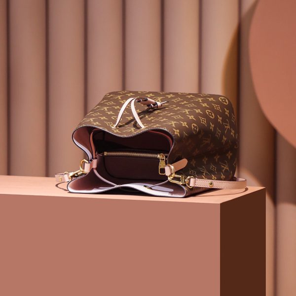LV Ladies Bags M44022