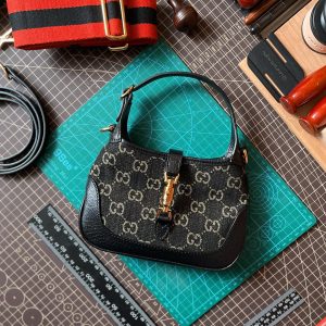 GUCCI Ladies Bags GG685127